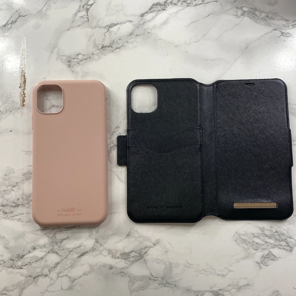 Då jag har en ny mobil så säljer jag alla mina iPhone 11 skal! Ideal of Sweden skalen säljer jag för 80kr styck och resten för endast 25kr styck😍 Skriv vid funderingar och intresse, köpare står för frakt💞. Övrigt.