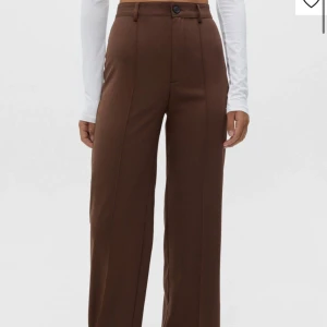 Kostymbyxor  - Säljer mina kostymbyxor från Pull and bear som nya stl S, skriv för mer info eller bilder