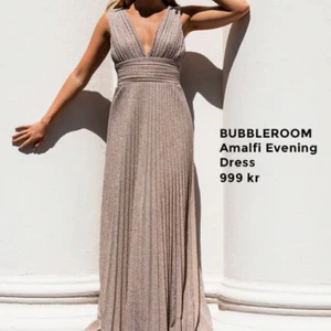 Lovisa barkman x bubbelromm SÖKER - Söker denna klänning från en gammal kollektion med Lovisa barkman x bubbelrom. Söker helst storlek M men S funkar med. Hör av dig om du har klänningen och kan tänka dig sälja❤️❤️