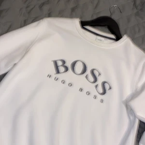 Hugo Boss tröja - storlek S 14