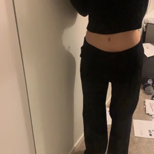 Kostymbyxor - Kostymbyxor som inte kommer till användning. Jag är 170cm och som är långa på mig:)