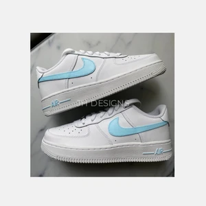 Custom Sneakers - Hej! Nu tar jag emot beställningar! Här ser ni en av mina designs! Kolla gärna in min sida! 
