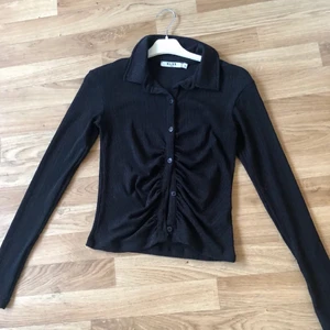 Kofta - Oanvänd kofta ifrån NAKD, strl M 💕