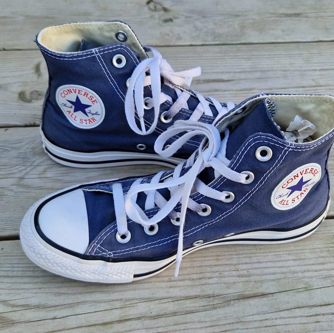 Mörkblå Converse  - 90