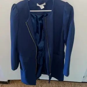 Blå kappa från HM storlek 36