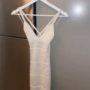 Klänning H&M - Säljer min helt oanvända klänning från H&M. Nypris 199kr