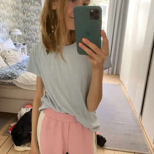 Ljusblå T-shirt från Crocker denim - Ljusblå T-shirt från Crocker denim