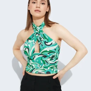 Grön halterneck top - Använd en gång, lite 70tals vibe och stretchigt tyg