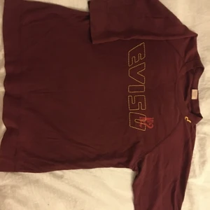 Evisu  - Äkta evisu tröja! Storlek M men passar som oversized från XS-L ! Passar både herr & dam