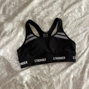 Helt ny sport bh - Sport bh från stronger, aldrig använd. Storlek small.
