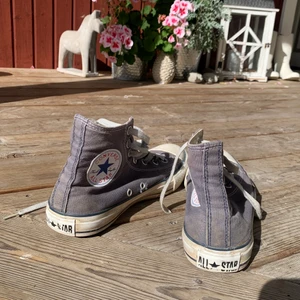CONVERSE ALL STAR  - höga converse all star, storlek 37. grå/blå-färg. använda men bra skick! en tvätt i maskin så blir de finare i färg & sulan 💙