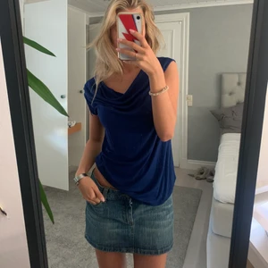 Tröja  - Ascool topp från märket STOCKH LM, går att ha tröjan på flera olika sätt. Frakt står köparen för🖤