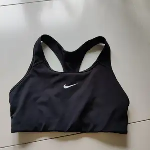 Nike Sport BH in S (rather XS)