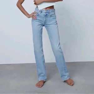 Zara mid Rise jeans - Har precis köpt dessa, men dom var för stora för mig därför säljer jag dom 