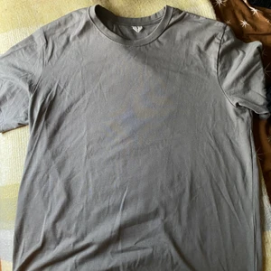 Arket Tee - Arket heavyweight tee. Size L. Pris 150