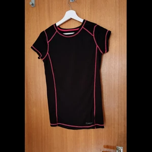 Tränings t-shirt - En tränings t-shirt säljer 2 likadana