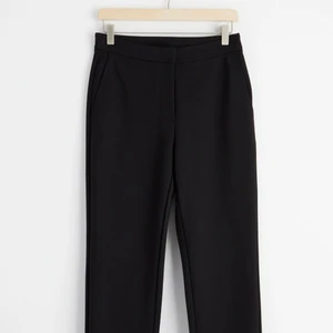 Kostymbyxor  - Säljer mina kostymbyxor då jag tycker de är för korta för mig.  Annars jättefina, med en bra passform! 