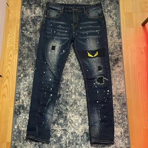 Fendi x Dsquared jeans (regular) - Inte äkta. Använt 3-5 gånger, inga skador och väldigt bra skick storlek 36 Lägre pris går att diskuteras.