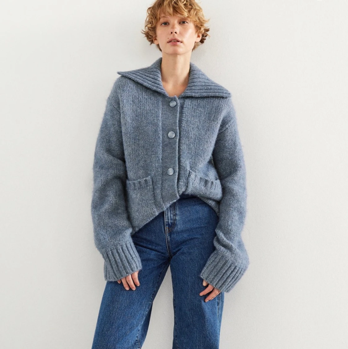 Blå stickad tröja - 91