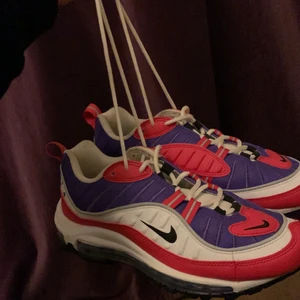 NIKE | W Air Max 98 Purple - Flerfärgad sneakers från Nike | storlek 37,5 Köpta år 2020 använt 2 gånger.  || pris kan diskuteras ||