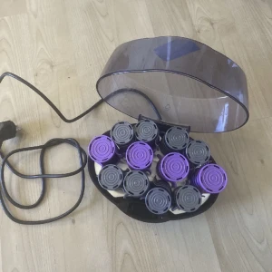 Värmespolar  - Säljer dessa värmespolar, de fungerar som papiljotter, skillnaden är att man värmer upp dessa. De kommer ej till användning. Fri frakt:)💞nypris ligger runt 600kr ish 