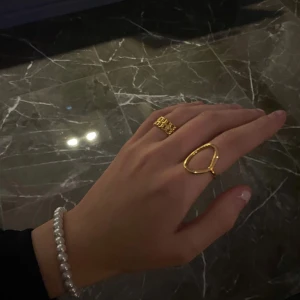 Smycken  - Finns att köpa hos www.tinsel.se Just nu fri frakt på hemsidan 🥰