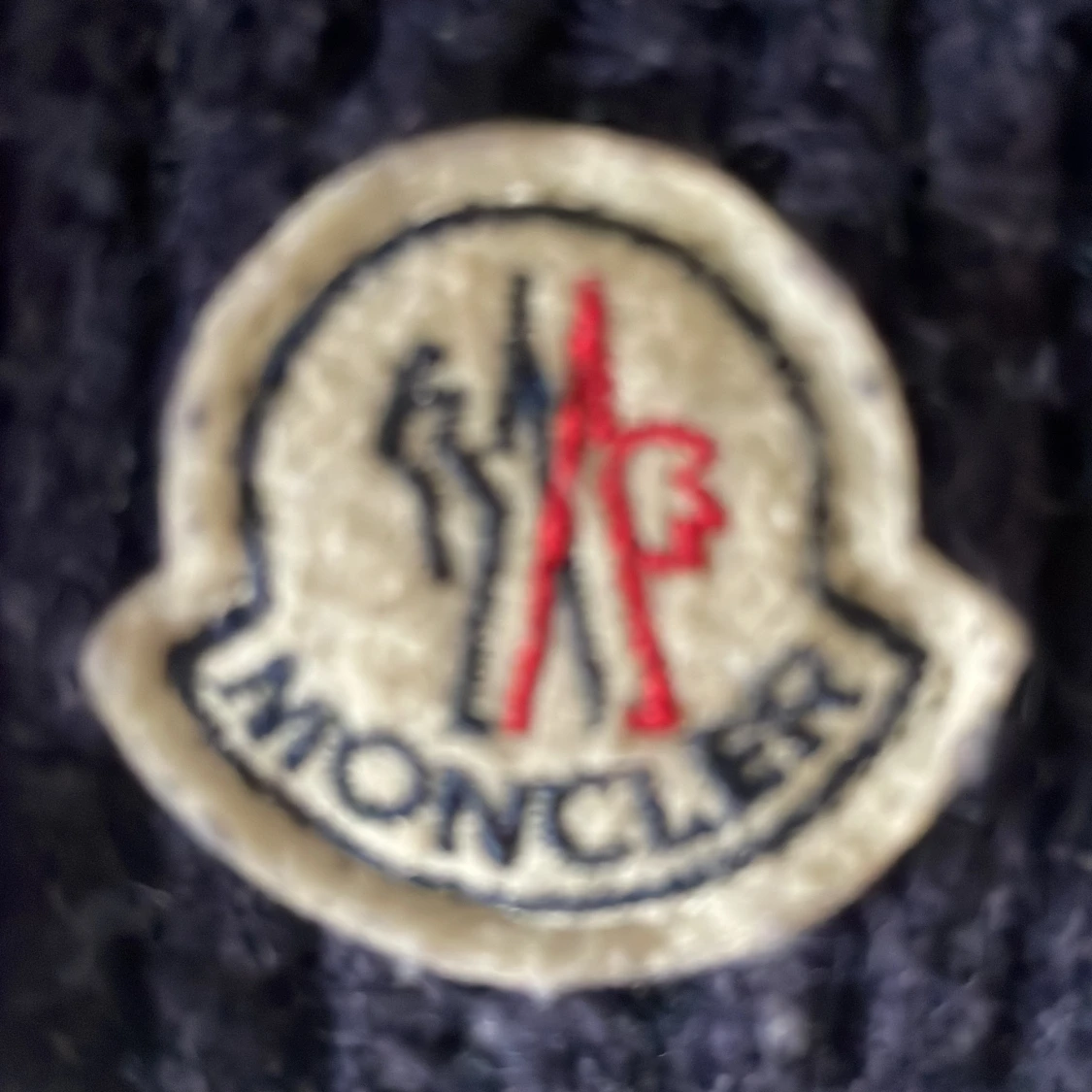 Moncler mössa - 90