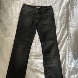 Acne, Lågmidjade  - Super fina jeans från acne. Typ som nya💗 Frakt tillkommer 