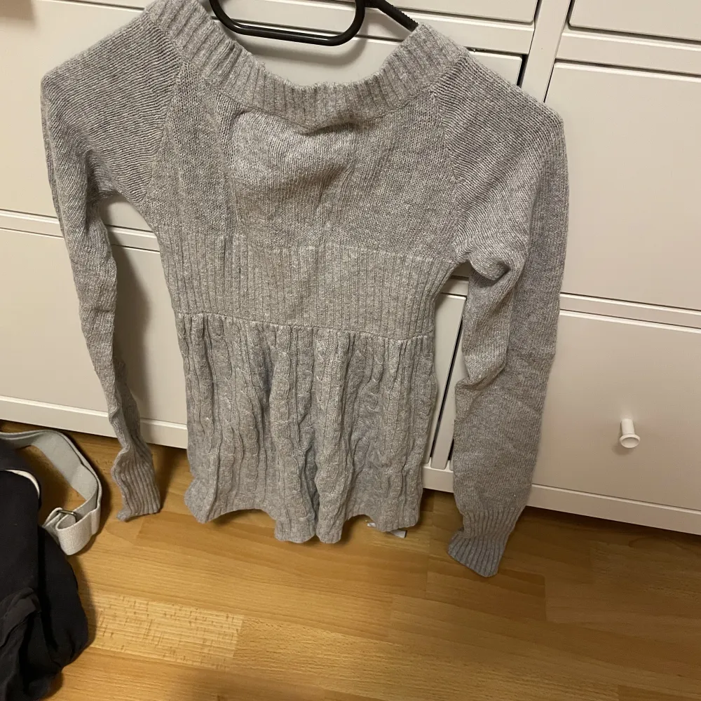 Babydoll topp från Abercrombie and Fitch. Storlek XL men passar mig som har S. Använd en gång ❣️. Toppar.