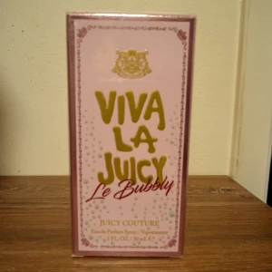 Viva la juicy le bubbly 30 ml - Bara öppnad för att provspraya men sedan tillbakastoppad i förpackningen. 30 ml.