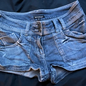 Shorts  - Y2k low waist shorts jätte söta 