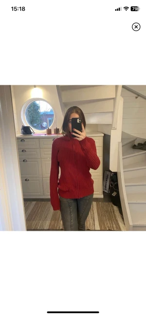 Stickad kofta - Den här svin snygga koftan är perfekt på sommarkvällen eller nu under våren.🌸  Hör av er om ni har några frågor så blir ja glad:)) 3 FÖR 2 PÅ ALLT I MIN PROFIL!!