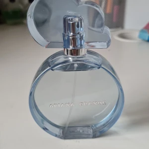 Cloud parfym - Ariana Grande - Ariana grandes parfym cloud, 100ml. Full flaska, endast testad. Ordinarie pris: 630kr