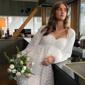 Ida Carlsson klänning - Kollar intresset på denna superfina klänning från nakd, slutsåld 🤍Endast provad med lappar kvar! Buda med minst 10 kr emellan 🤍