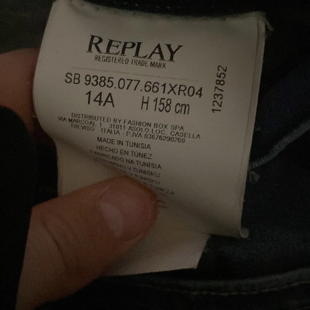 Säljer nu ett par replay jeans för att de inte används . Jeans & Byxor.