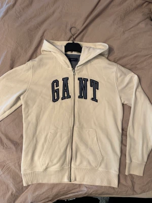 Gant tröja - Gant tröja som inte kommer till användning längre tyvärr, hör av er för mer bilder