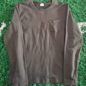 Army green C.P Company longsleeve med bröstficka, XL Cond 8/10