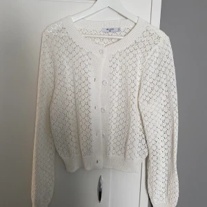 Kofta - Oanvänd Kofta från nakd 