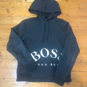 Hugo boss tröja storlek medium i fint skick, endast frakt