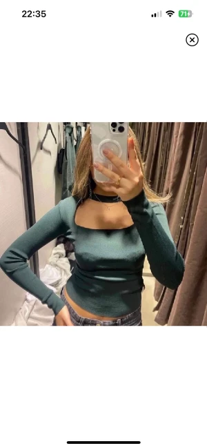 Zara - Mörkgrön cutout Zara topp i strl S 🫶🏽