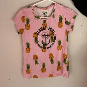 Tröja  - Aldrig använd 