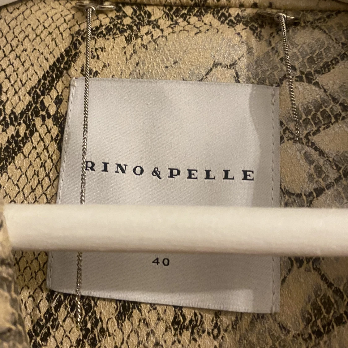 Beige ormskinn jacka - 91