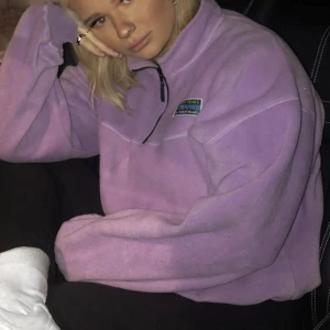 Lila fleece sweater - Bra skick! Använd några gånger