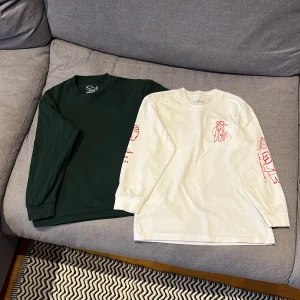 Polar long sleeve  - Riktigt snygga polar tröjor. Använda 1-2 gånger. Säljer pga av att jag köpte fel storlek. Jag betalade 1000kr för båda och säljer nu för halva priset. Väldigt liten storlek. Skriv privat för frågor🤗