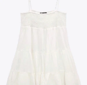 Kläning - Säljer denna klänning ifrån zara!!! ❣️ stl xs jätte fint skick