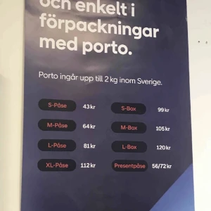 Info - I den affären jag skickar ifrån kostar frakten så här mycket. Alltså inte alls som plick men här kan man kolla hur mycket det kostar för mig att frakta❤️ 