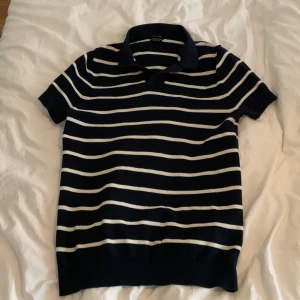 Massimo dutti pique - Massimo dutti pique  Skick 10/10  Nypris 399kr