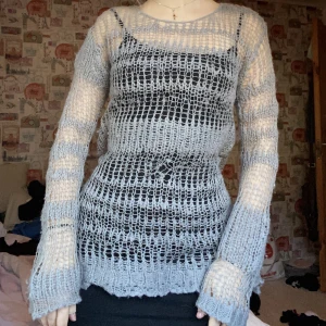 Stickad tröja - Stickad tröja, genomskinlig