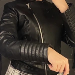 Skinjacka 🦋 - Helt ny oanvänd 