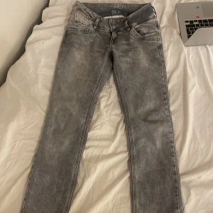 Lågmidjade jeans - Säljer mina lågmidjade jeans från LTB knappt använt 
